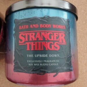 Bath and Body Works STRANGER THINGS - THE UPSIDE TOWN 3-wick Candle